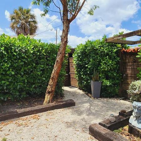 Private Aparment Studio In The Hard Of Miami Unit # 6 Opa-locka Εξωτερικό φωτογραφία
